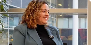 imagen de la entrevista a la administradora del despacho Esperanza Arguelles